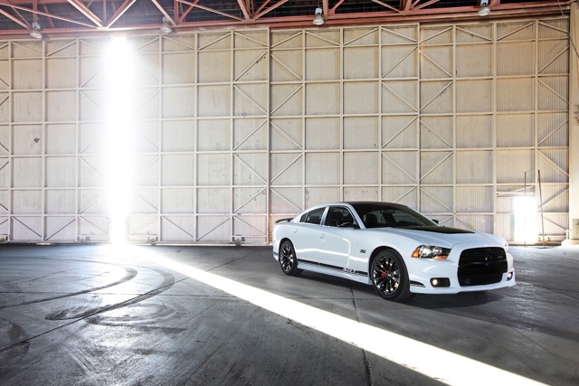 Dodge Charger Srt photo 13