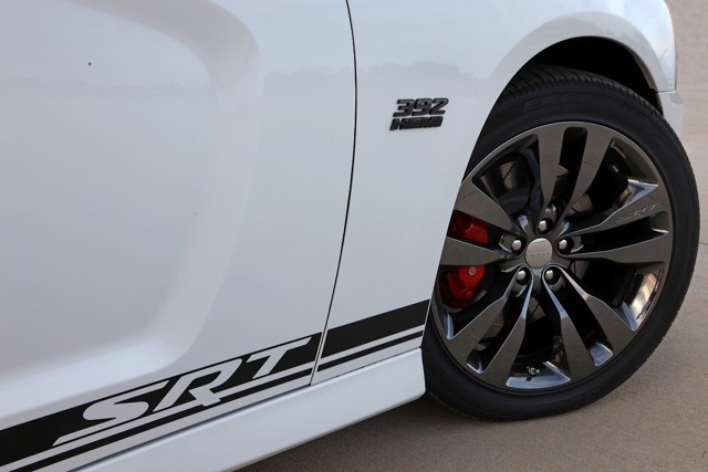 Dodge Charger Srt photo 17