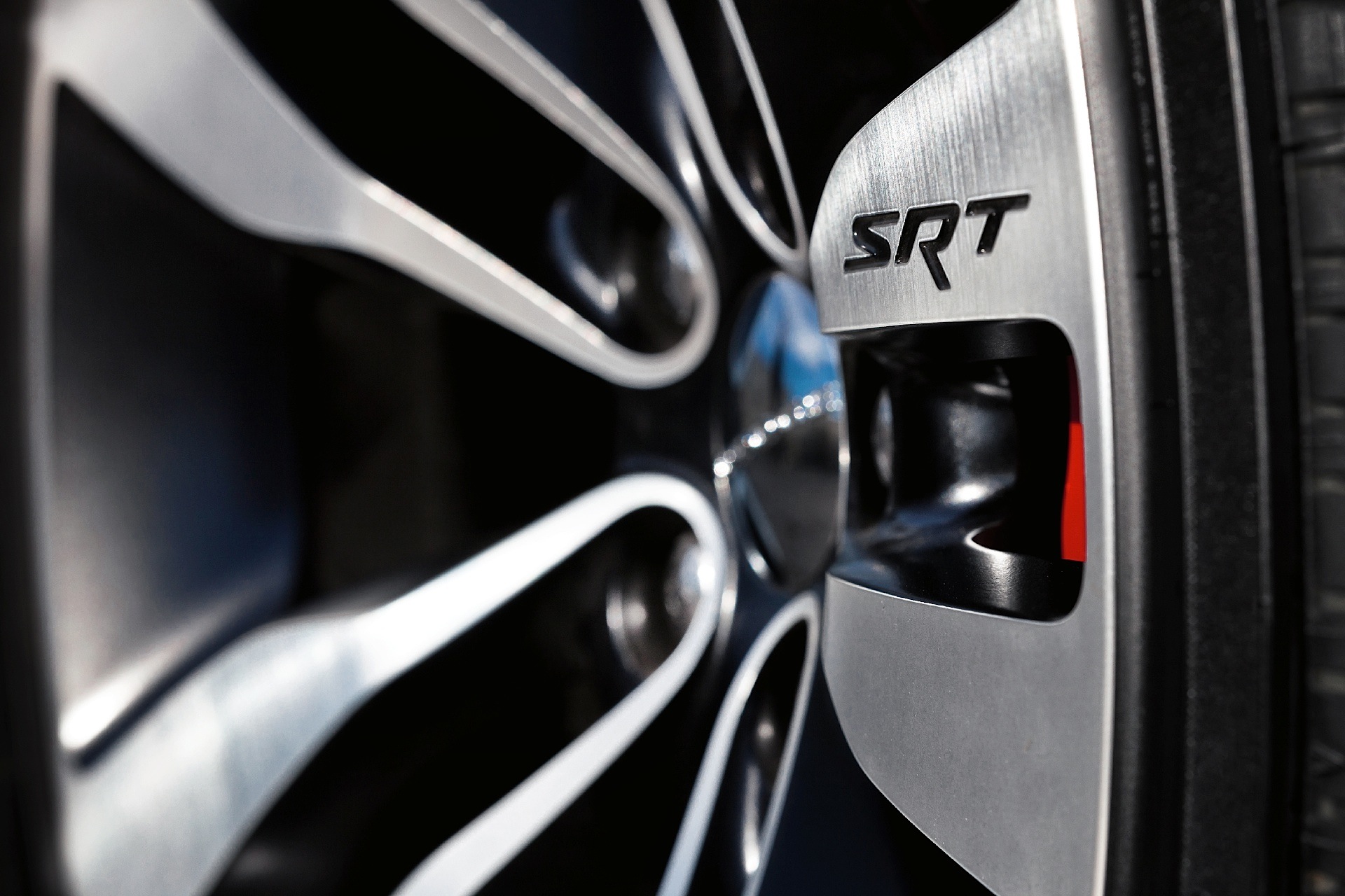 Dodge Charger Srt photo 34