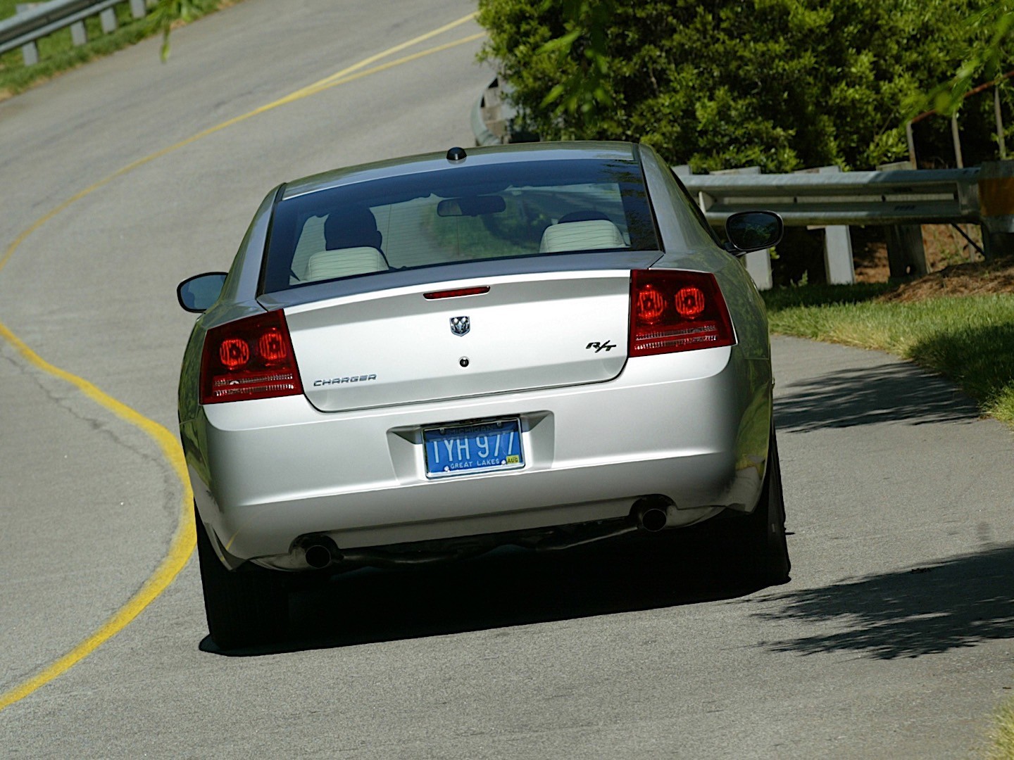 Dodge Charger photo 17