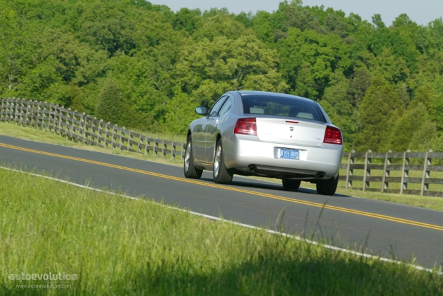 Dodge Charger photo 3