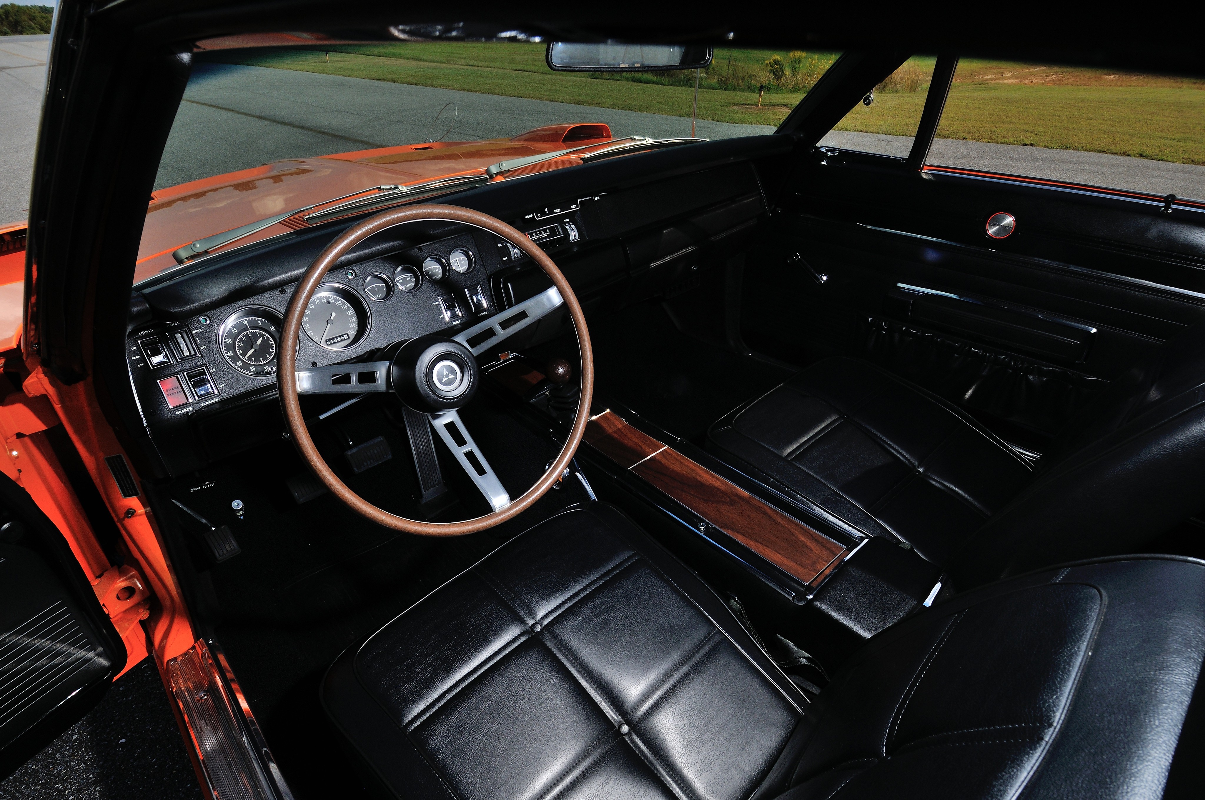 Dodge Charger photo 14