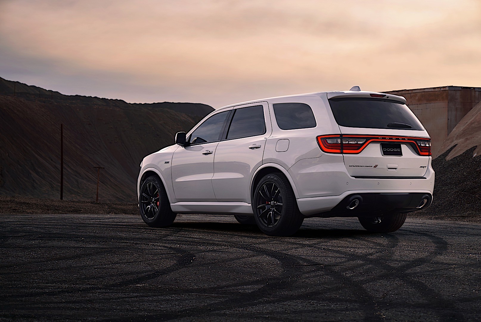 Dodge Durango Srt photo 2