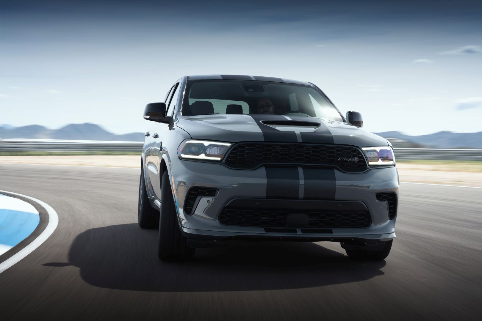 Dodge Durango Srt photo 6
