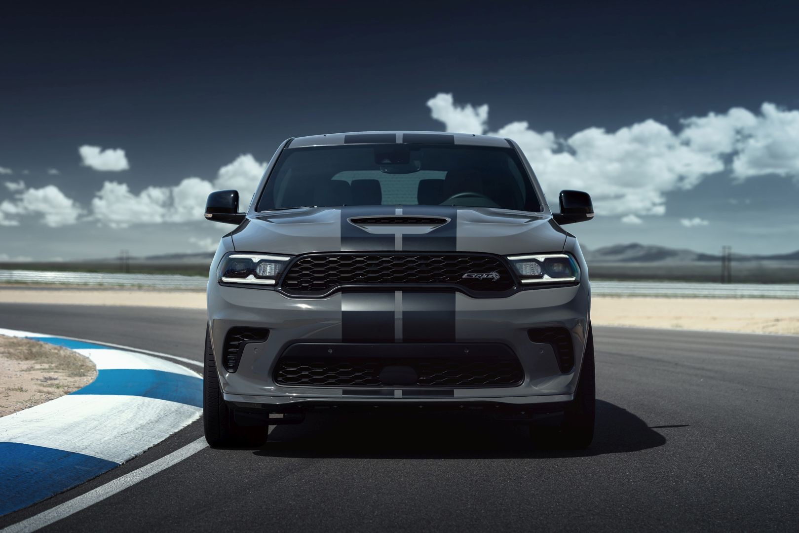 Dodge Durango Srt photo 10