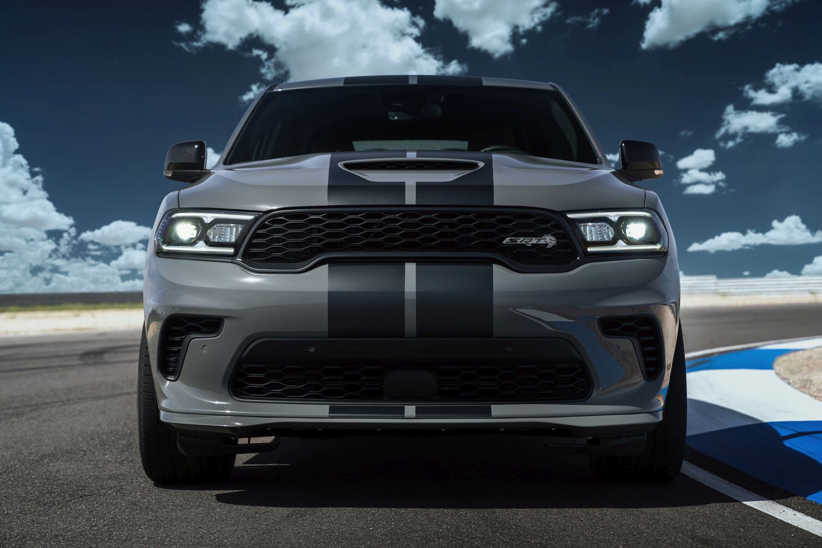 Dodge Durango Srt photo 17