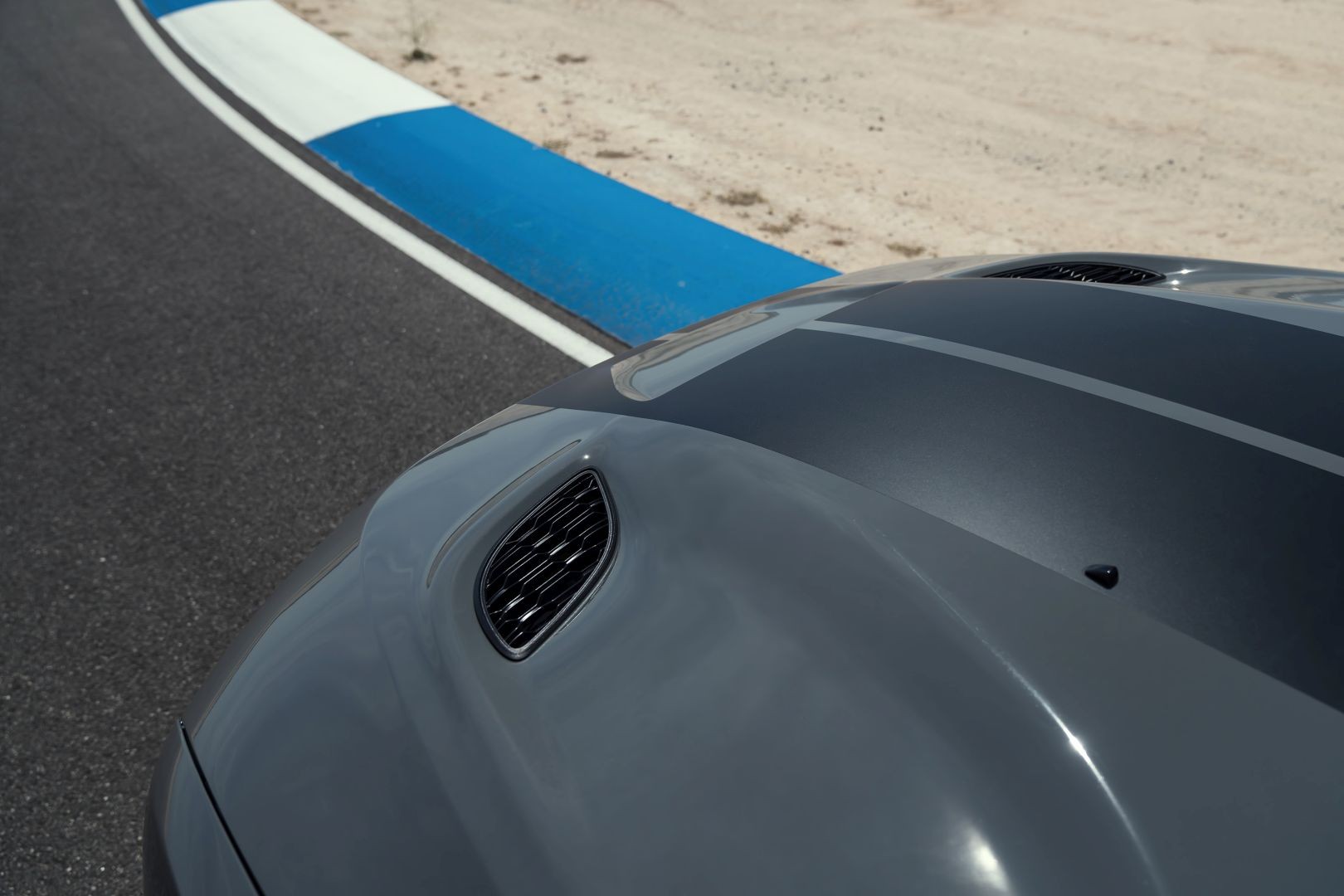 Dodge Durango Srt photo 39