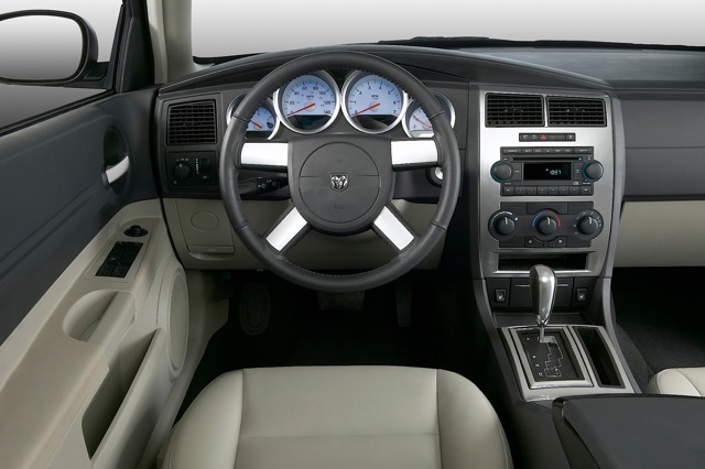 Dodge Magnum photo 10
