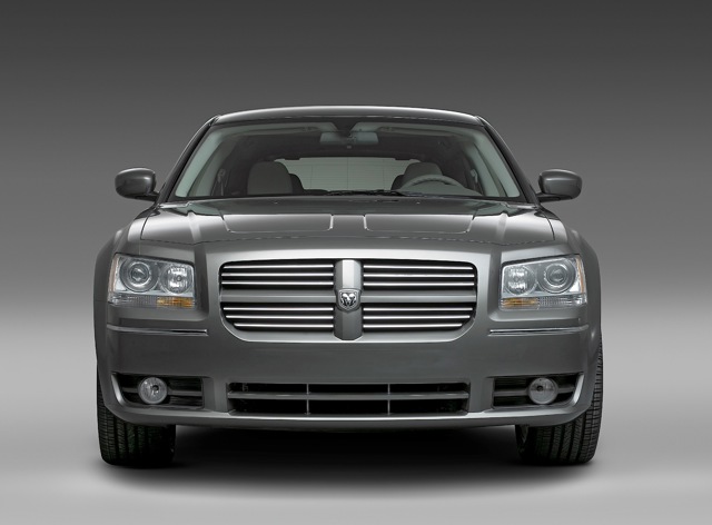 Dodge Magnum photo 7