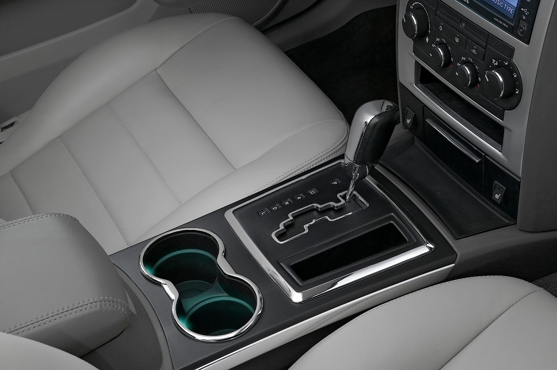 Dodge Magnum photo 16