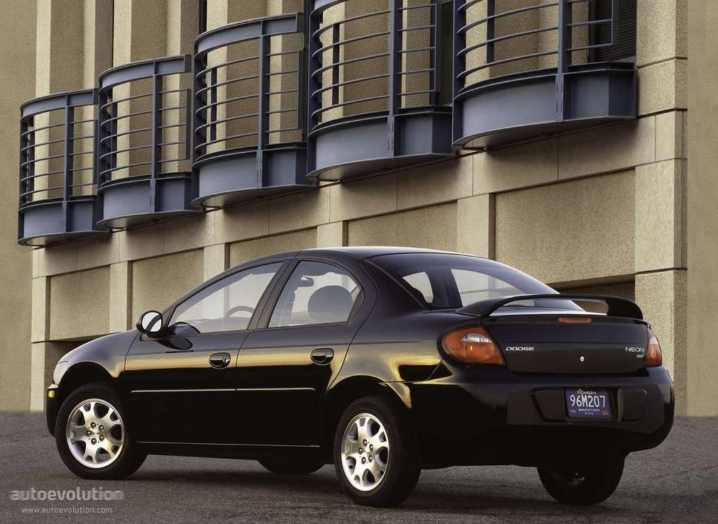 Dodge Neon photo 3