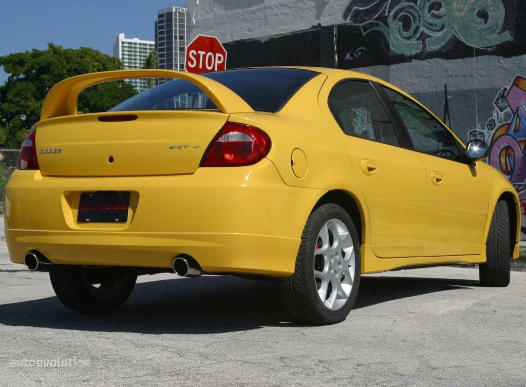 Dodge Neon photo 3