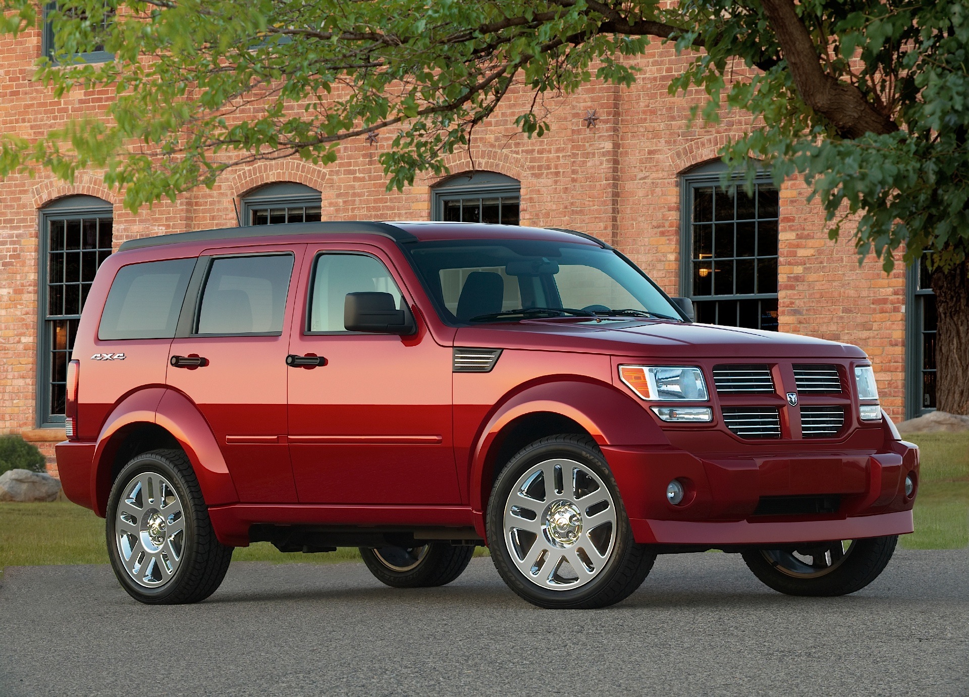 Dodge Nitro photo 12