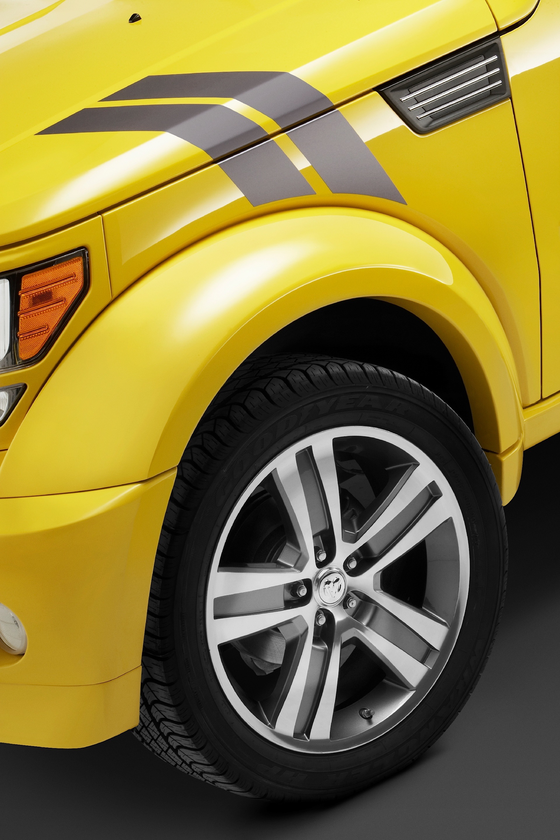 Dodge Nitro photo 16