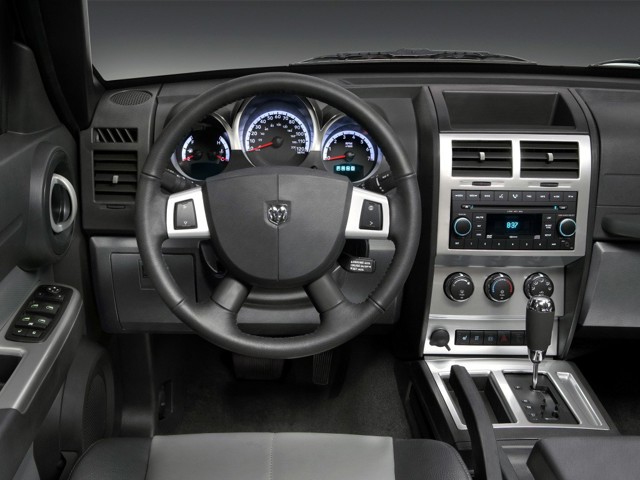 Dodge Nitro photo 58