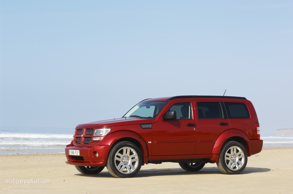Dodge Nitro photo 3
