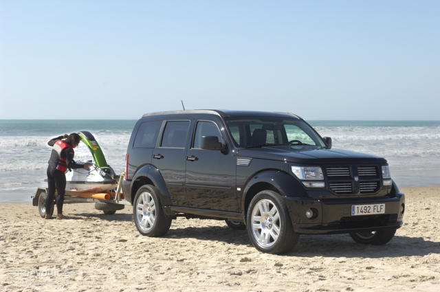 Dodge Nitro photo 4