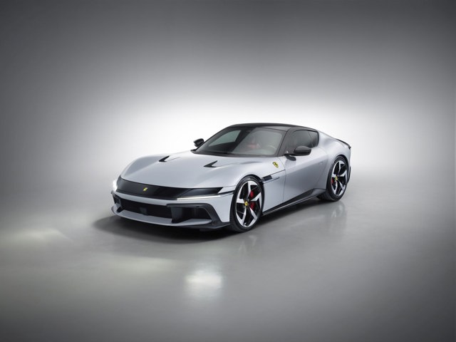 Ferrari 12Cilindri photo 24