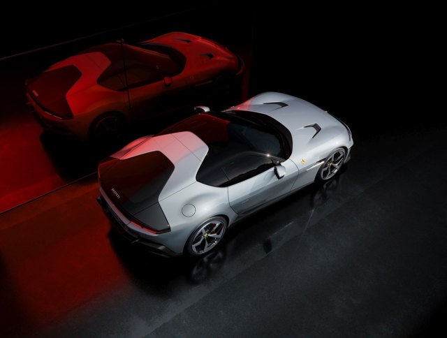 Ferrari 12Cilindri photo 3