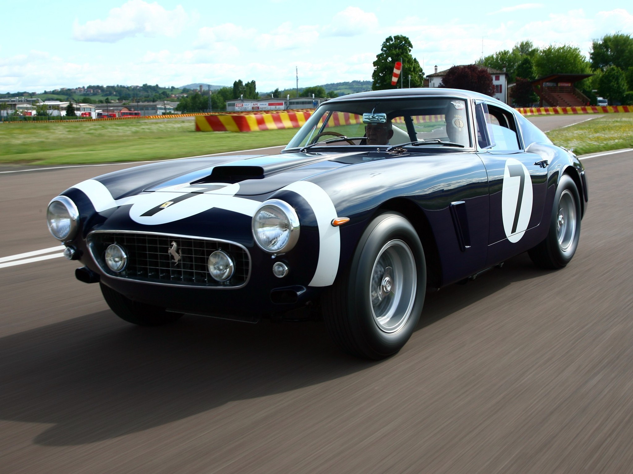 Ferrari 250 photo 13