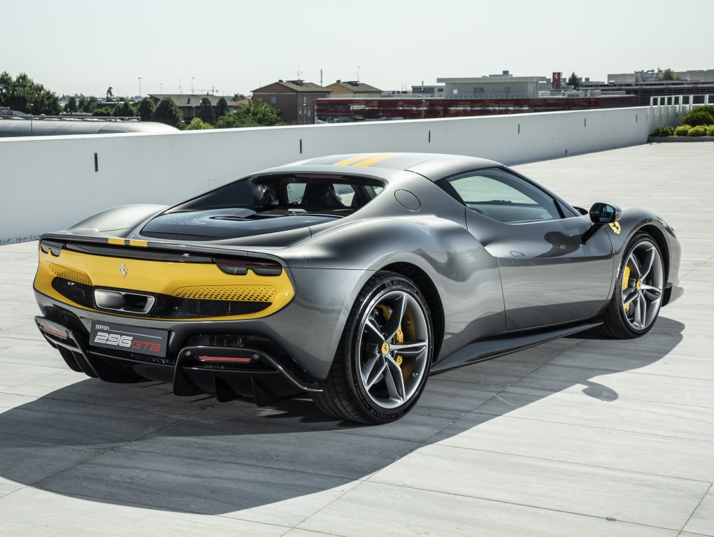 Ferrari 296 Gtb photo 9