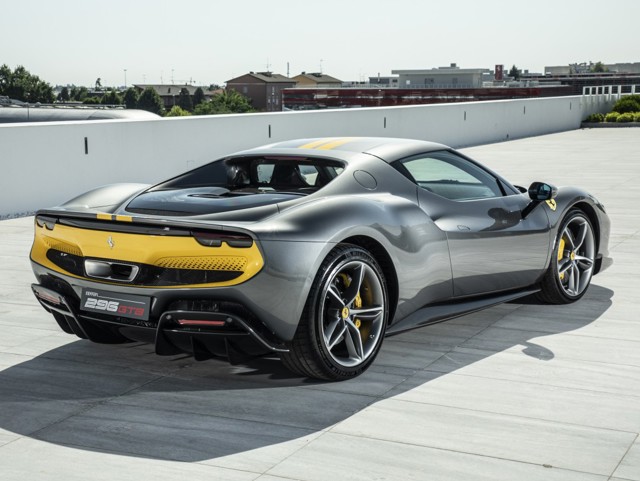Ferrari 296 Gtb photo 9