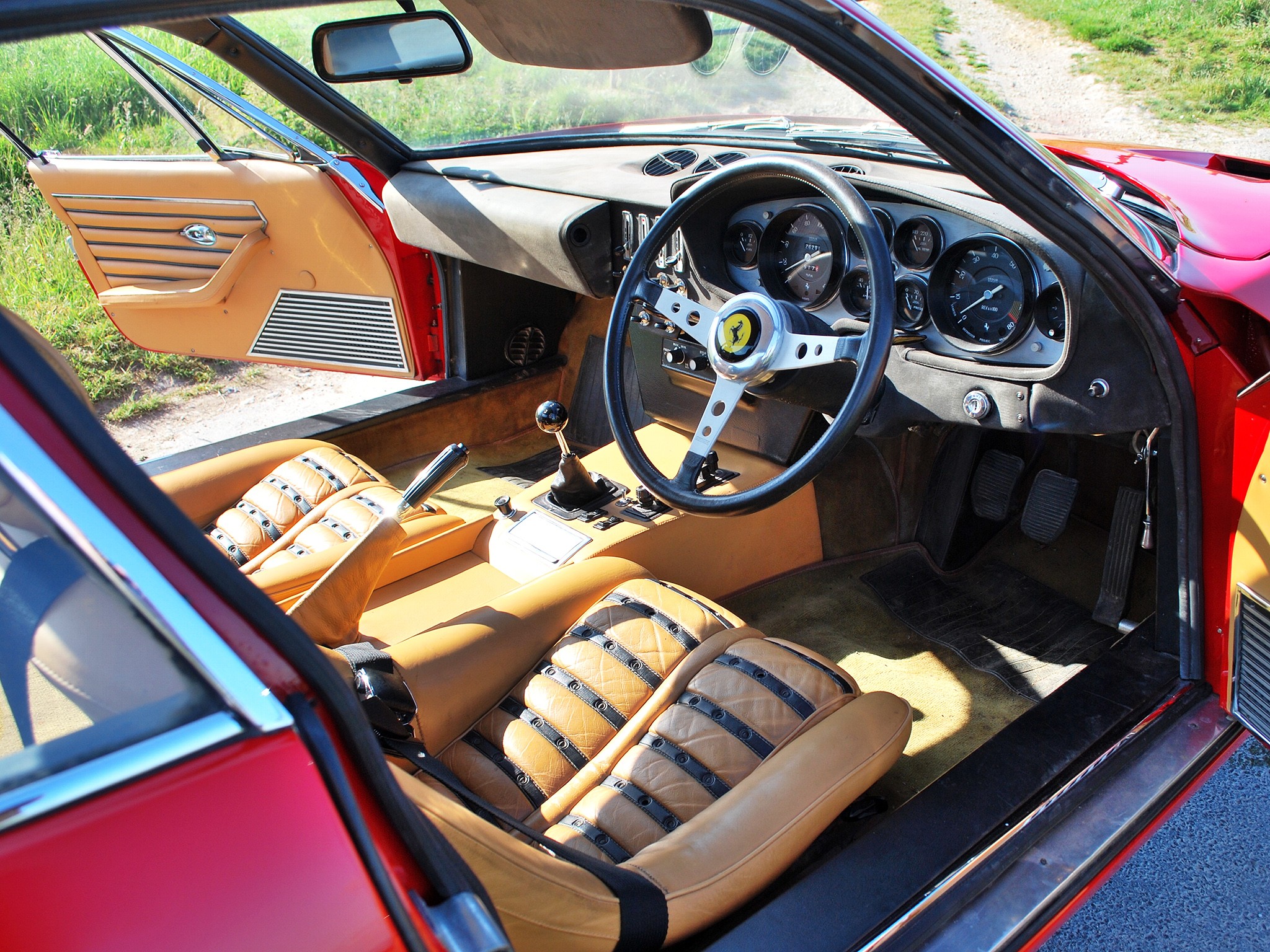 Ferrari 365 photo 55