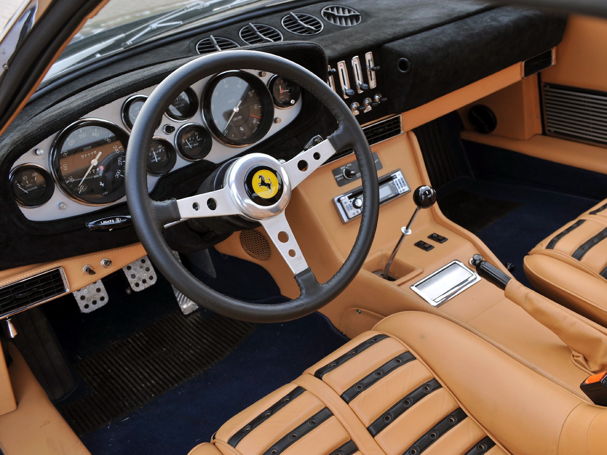 Ferrari 365 photo 61