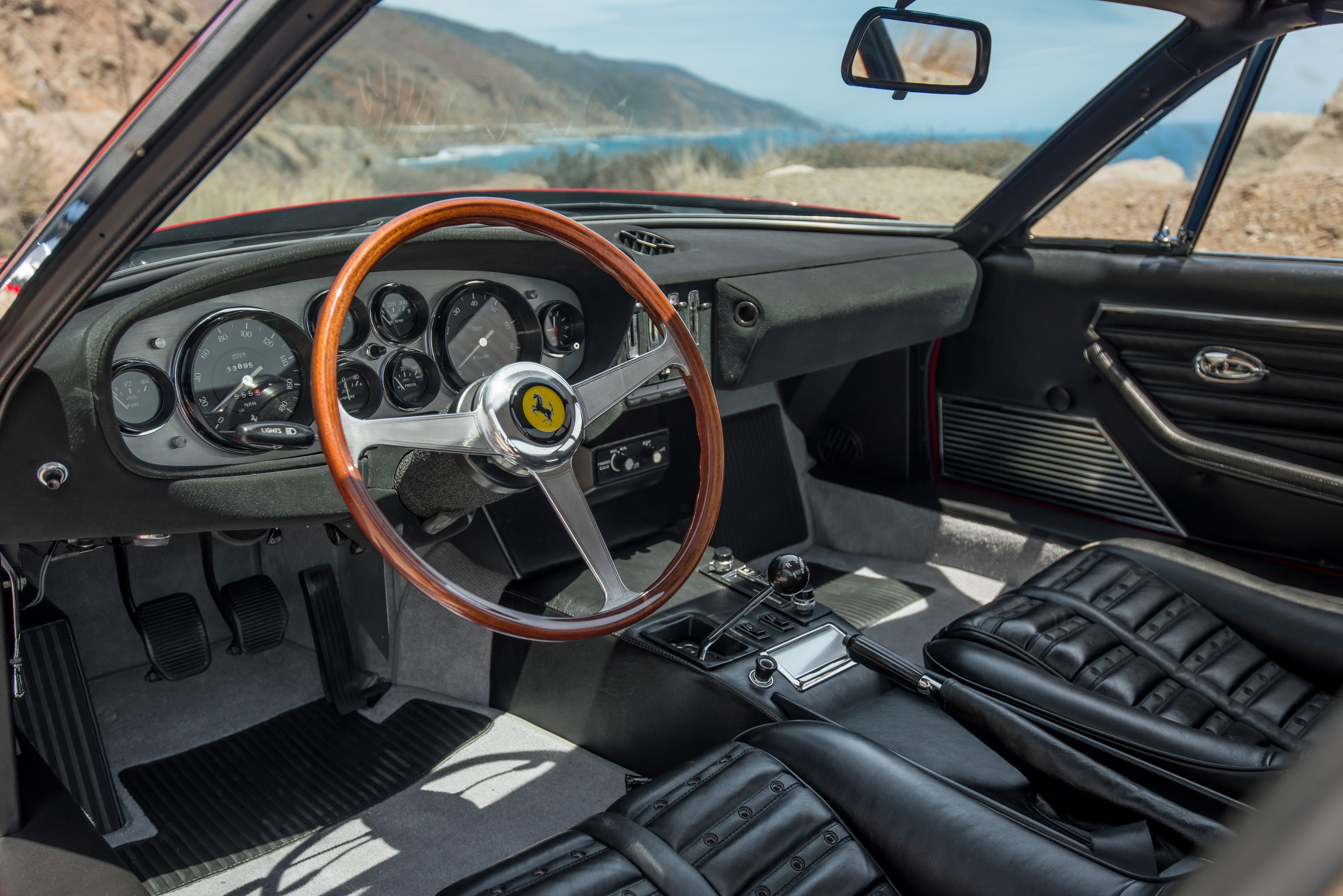 Ferrari 365 photo 66