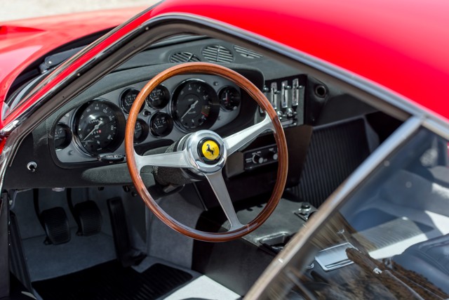 Ferrari 365 photo 68
