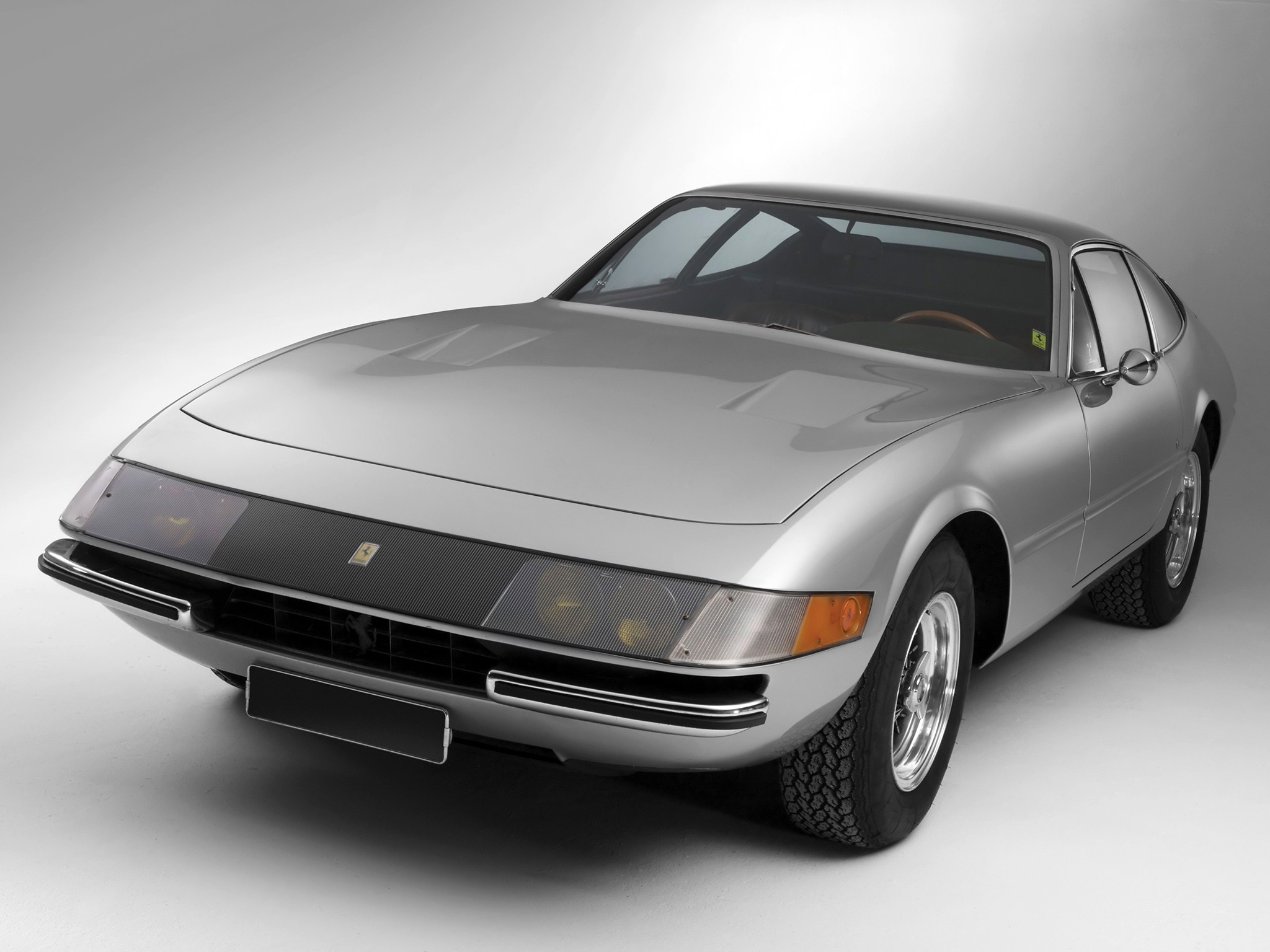 Ferrari 365 photo 9