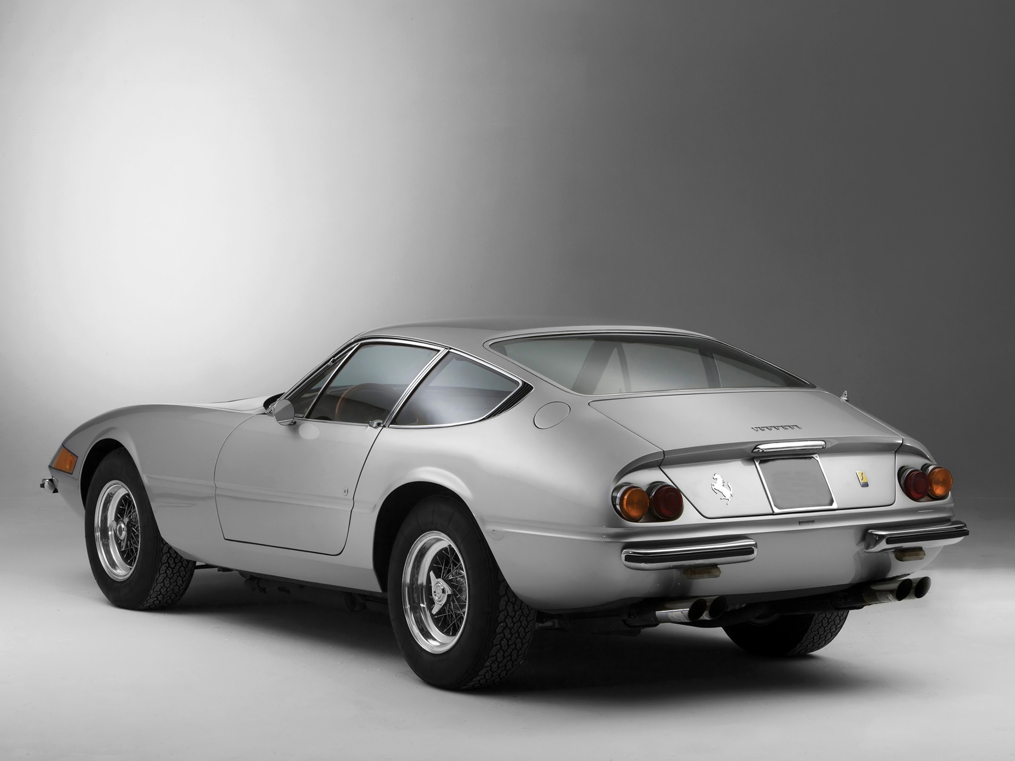 Ferrari 365 photo 12