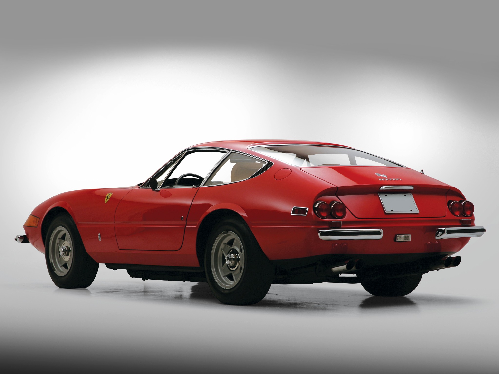 Ferrari 365 photo 15