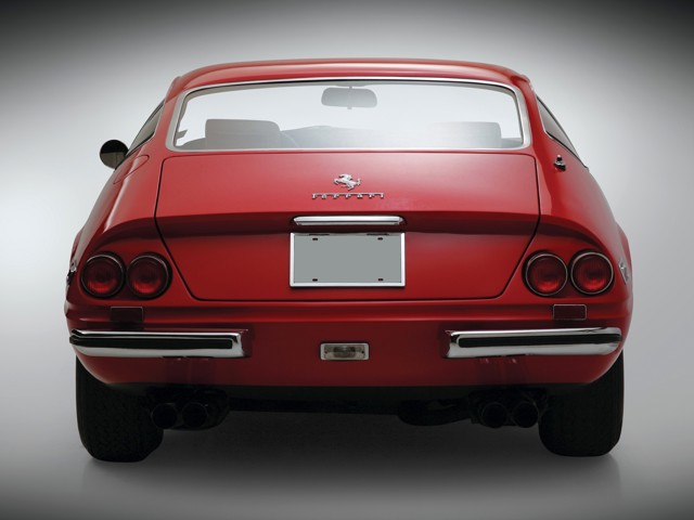 Ferrari 365 photo 16