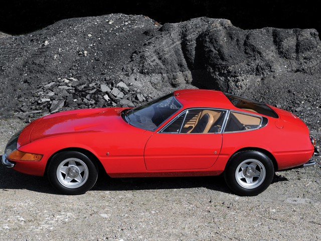 Ferrari 365 photo 18