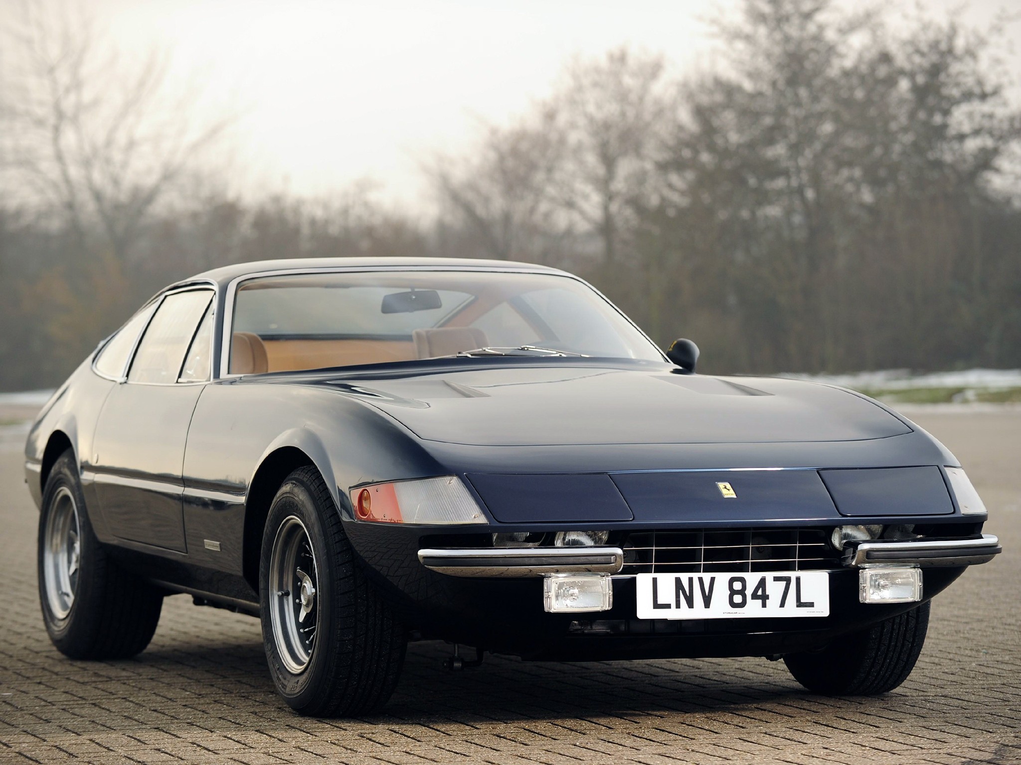 Ferrari 365 photo 26