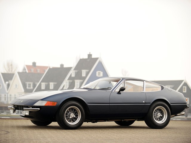 Ferrari 365 photo 27