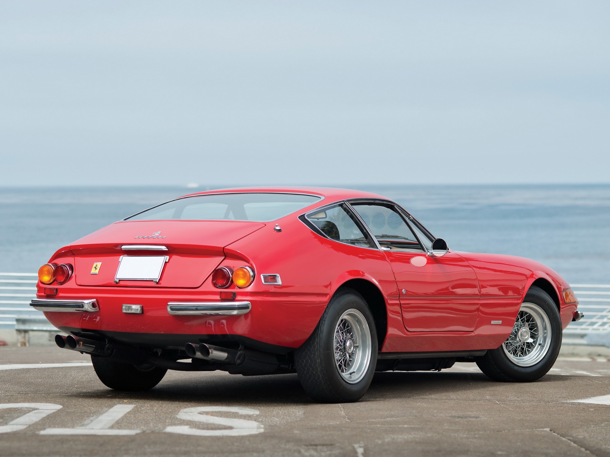 Ferrari 365 photo 32