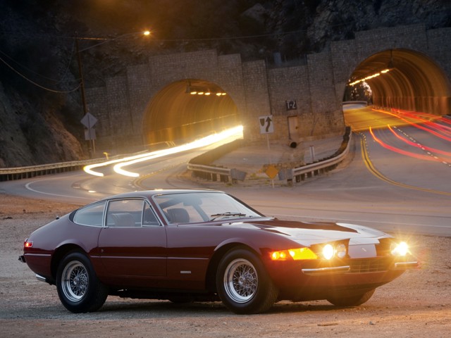 Ferrari 365 photo 34