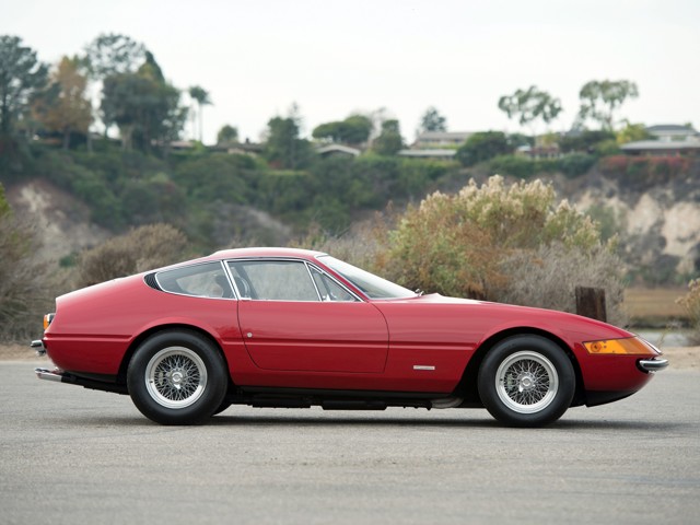 Ferrari 365 photo 36