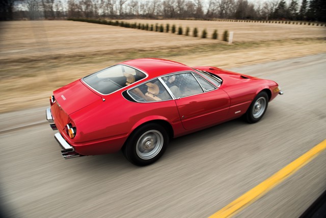 Ferrari 365 photo 38