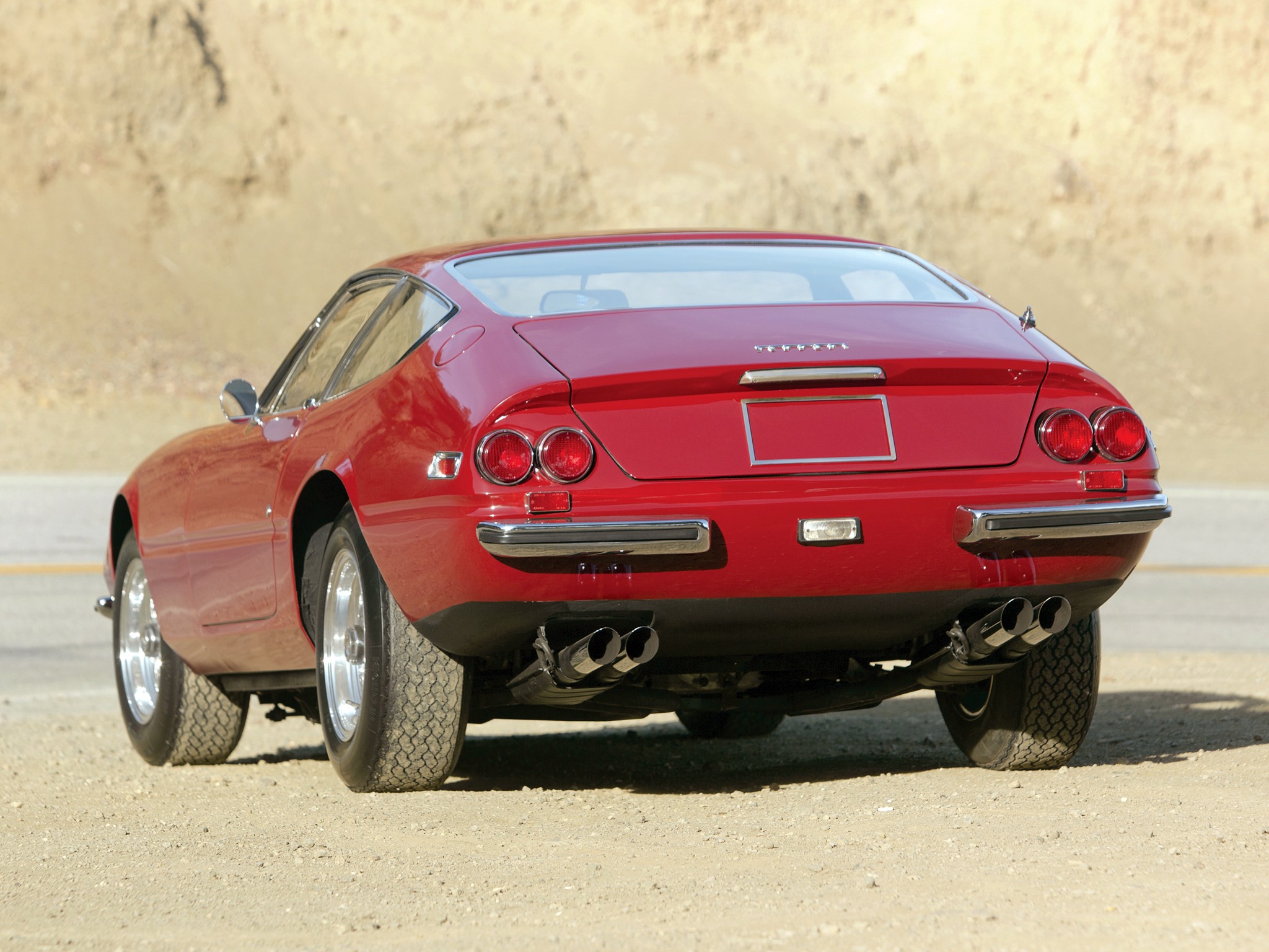 Ferrari 365 photo 40