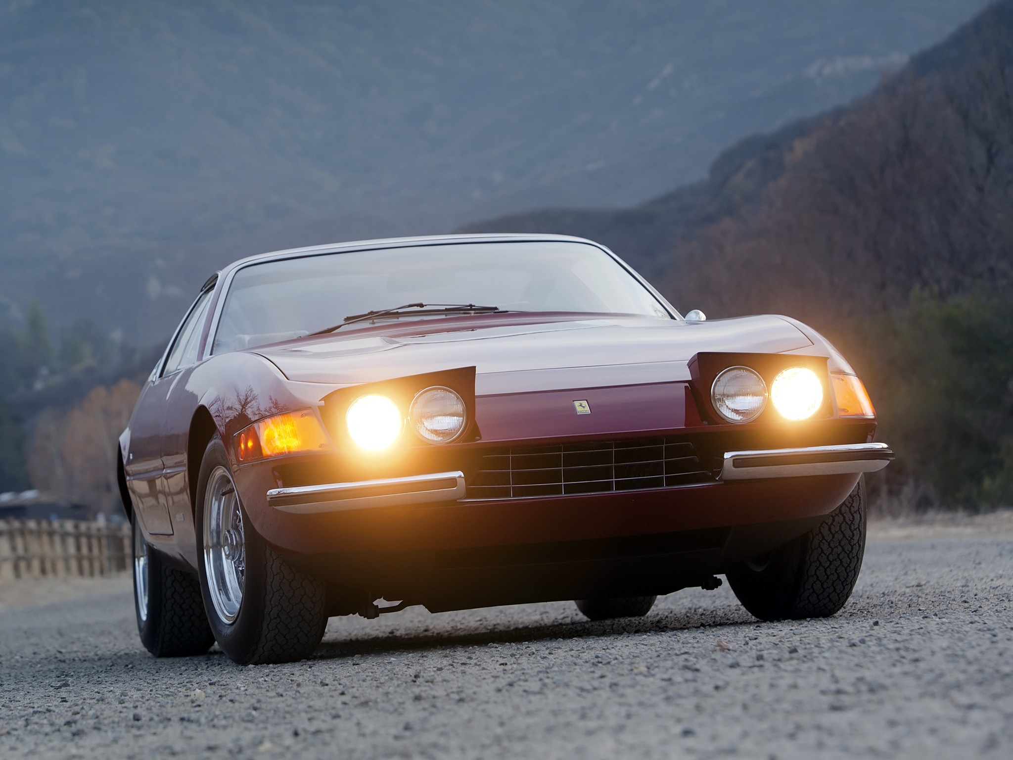 Ferrari 365 photo 41