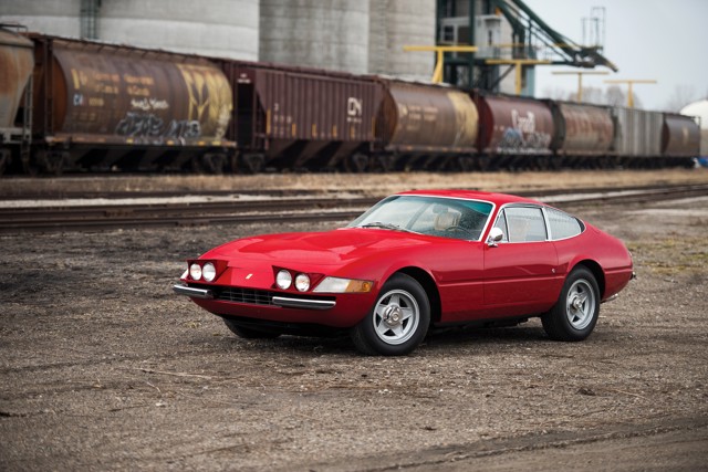 Ferrari 365 photo 46