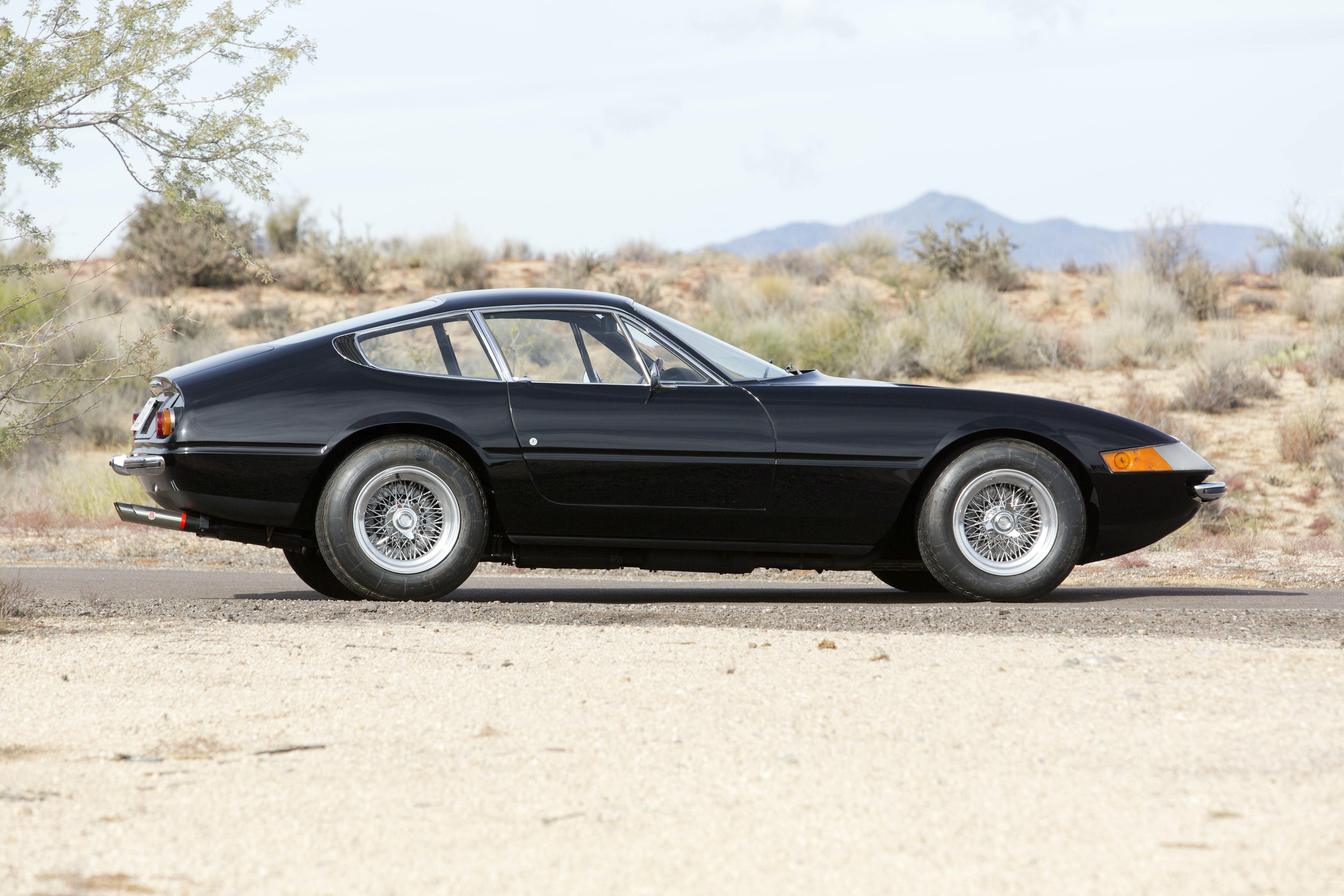 Ferrari 365 photo 47