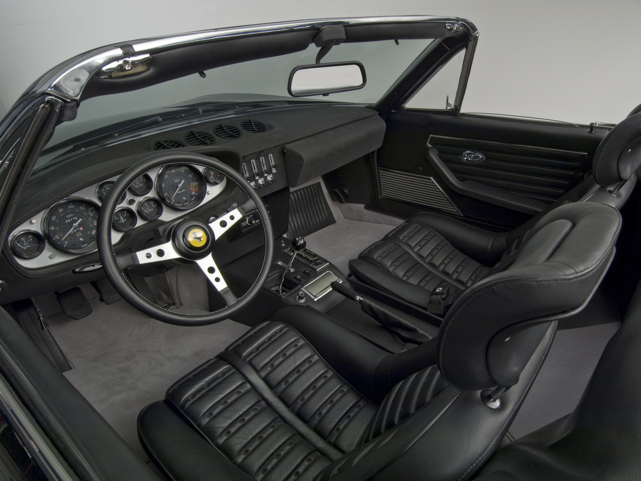 Ferrari 365 photo 66