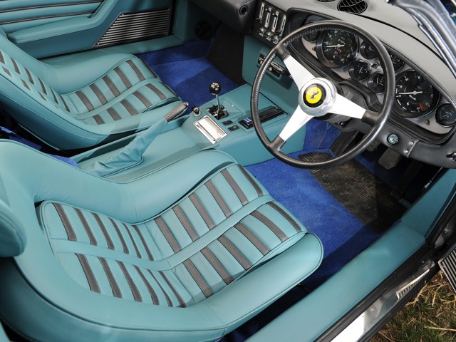 Ferrari 365 photo 67