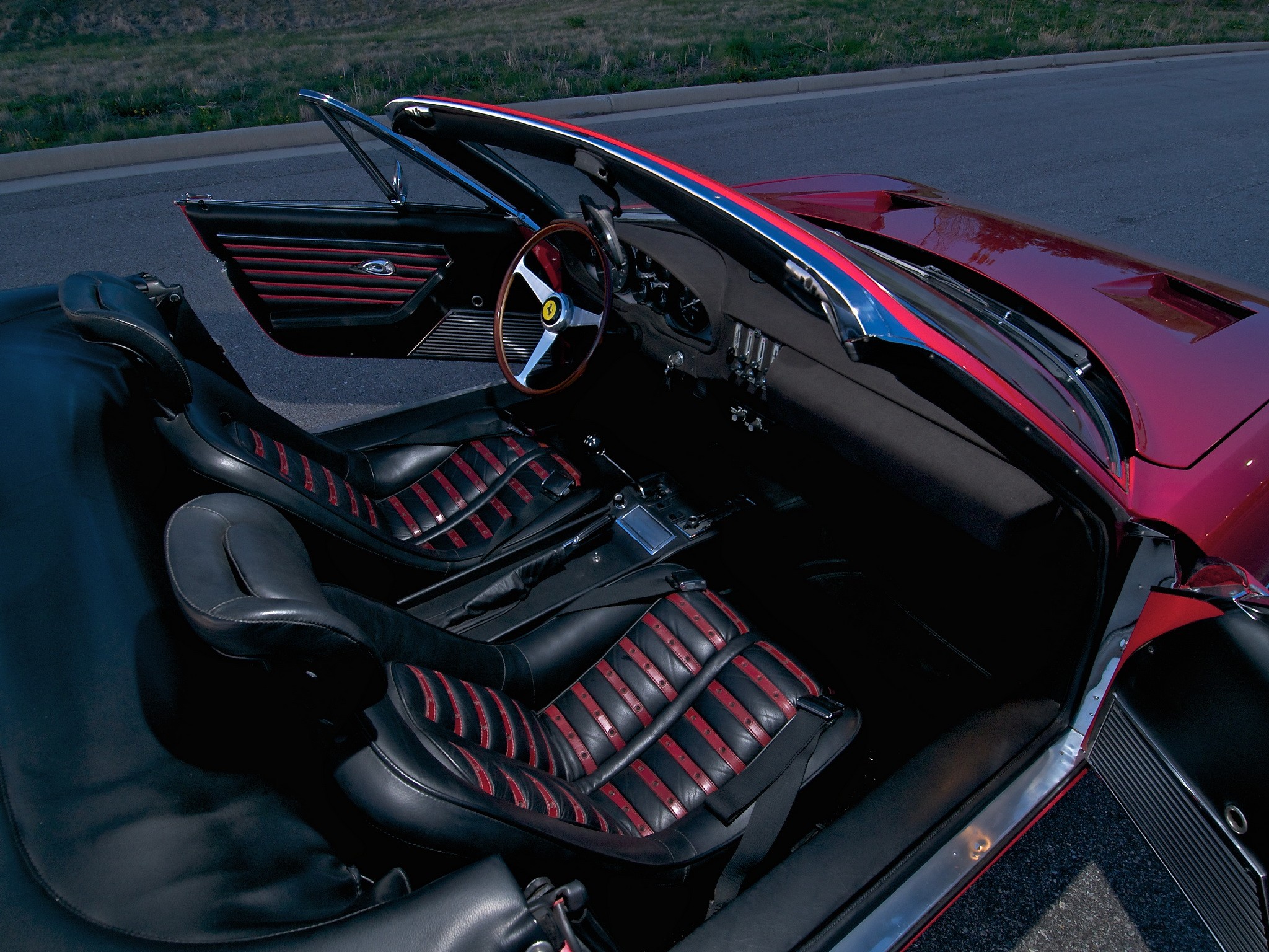 Ferrari 365 photo 72