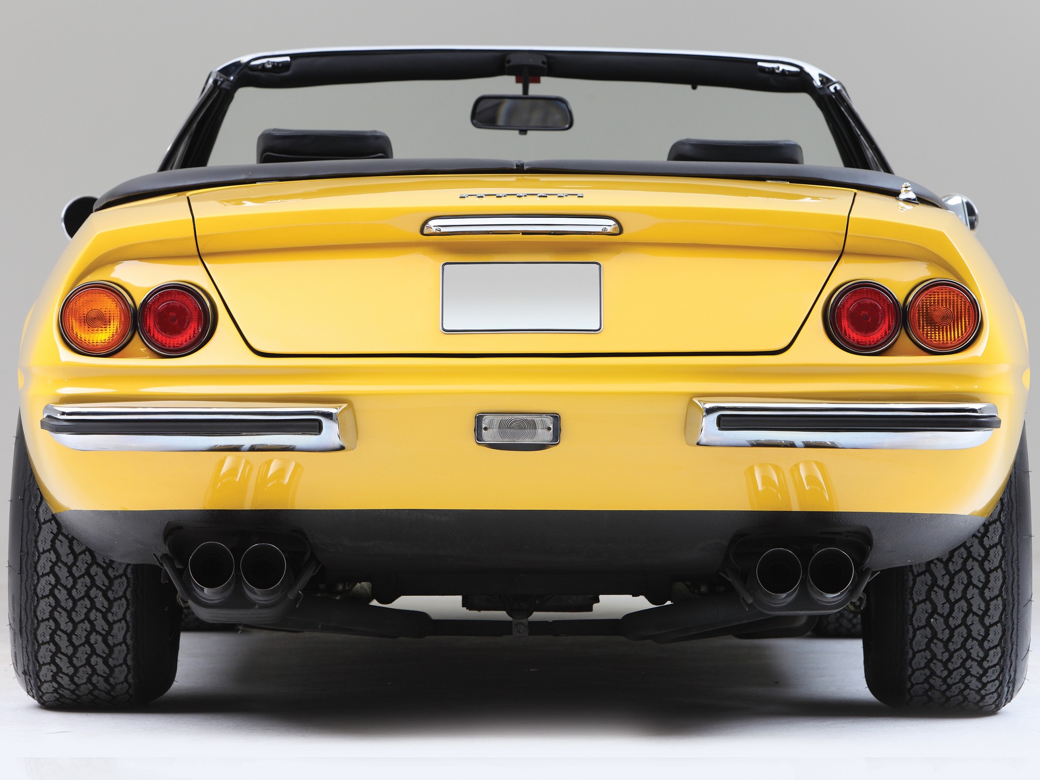 Ferrari 365 photo 16