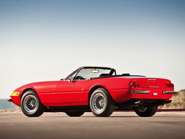 Ferrari 365 photo 25